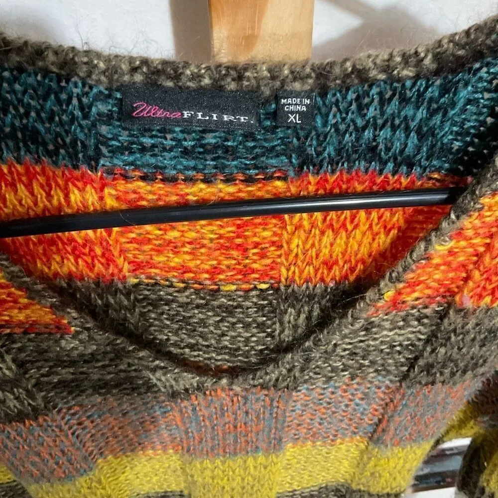 Ultra flirt tunic style sweater size XL juniors